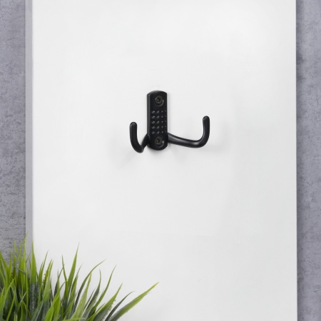 Крючок меб. двухрожковый мет. WP12 черный GRIDLI — купить мебельную фурнитуру в Санкт-Петербурге | AKS мебель
