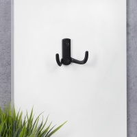 Крючок меб. двухрожковый мет. WP13 черный AKS — купить мебельную фурнитуру в Санкт-Петербурге | AKS мебель
