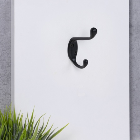 Крючок меб. двухрожковый мет. VIOL черный AKS — купить мебельную фурнитуру в Санкт-Петербурге | AKS мебель
