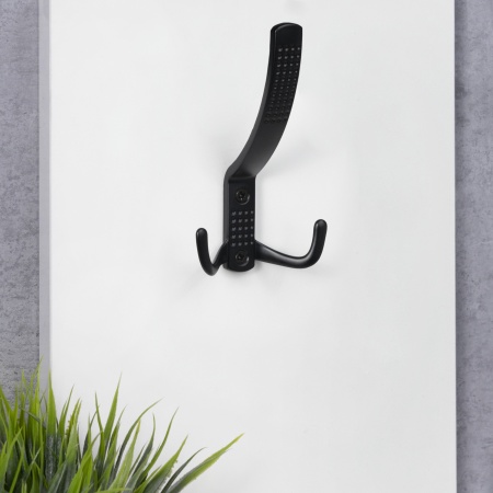 Крючок меб. трехрожковый мет. WP11 черный GRIDLI — купить мебельную фурнитуру в Санкт-Петербурге | AKS мебель
