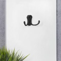 Крючок меб. двухрожковый мет. WP89 черный матовый GRIDLI — купить мебельную фурнитуру в Санкт-Петербурге | AKS мебель
