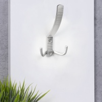 Крючок меб. трехрожковый мет. WP11 хром матовый GRIDLI — купить мебельную фурнитуру в Санкт-Петербурге | AKS мебель
