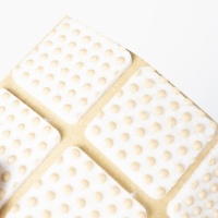 Подкладка самоприлипающая фетровая прорезиненная 40 х 40мм (1упак.=6шт), белая, Folmag — купить мебельную фурнитуру в Санкт-Петербурге | AKS мебель
